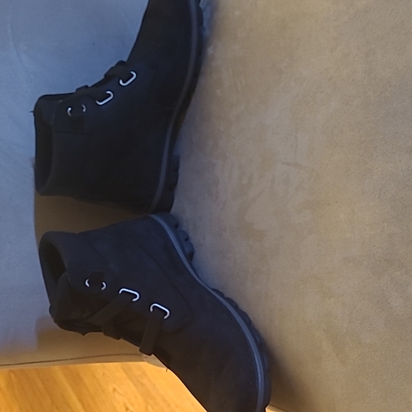 Black Timberland Boots - Picture 8 of 8